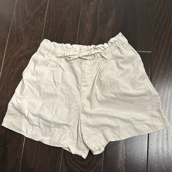 Uniqlo Pants - Uniqlo shorts